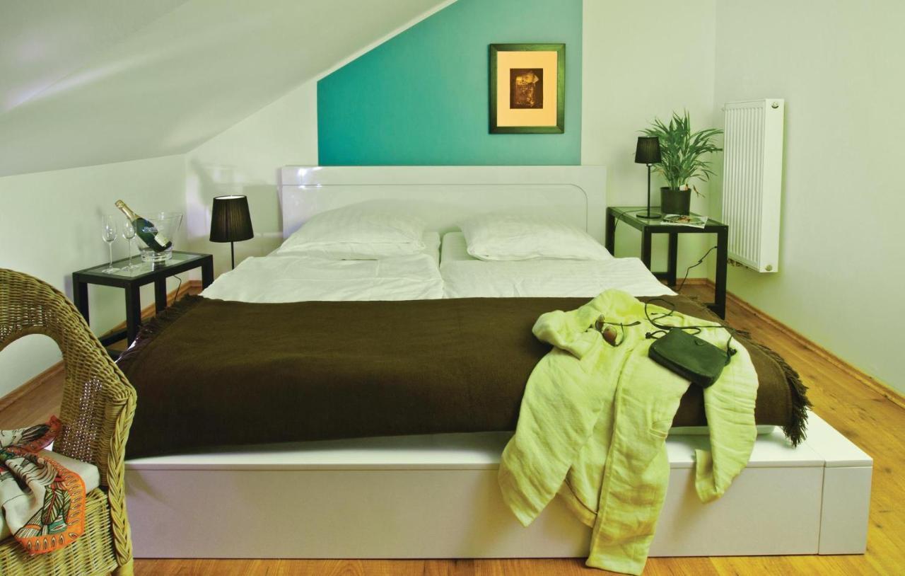 Gorgeous Home In Pinnow With Kitchenette Petersberg  ภายนอก รูปภาพ